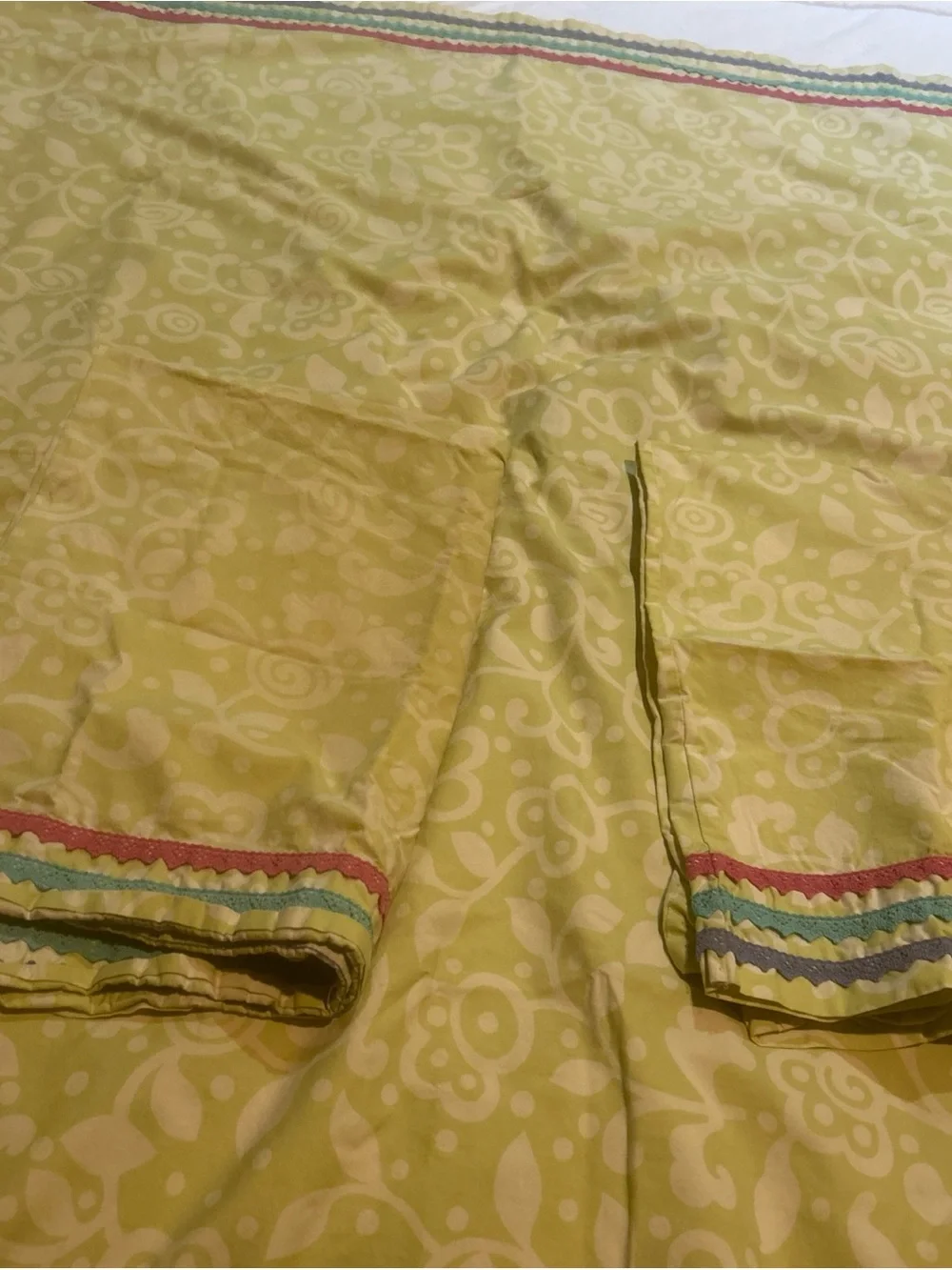 Garnet Hill Queen FLAT SHEET & 2 Pillow Cases Green Embroidery Trim PORTUGAL.